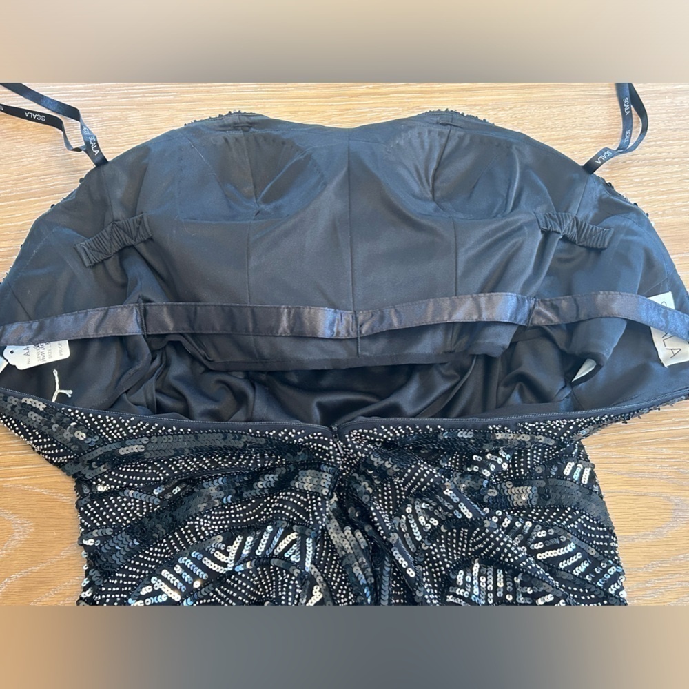 NWOT SCALA Hand Beaded Strapless Dress (Size 8, Fits smaller, P2P 17 inches) - Picture 13 of 15